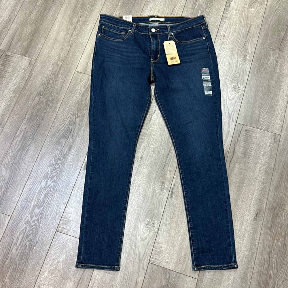 Levi’s 711 Skinny mid rise slim through hip and thigh 16 medium w33L30 new